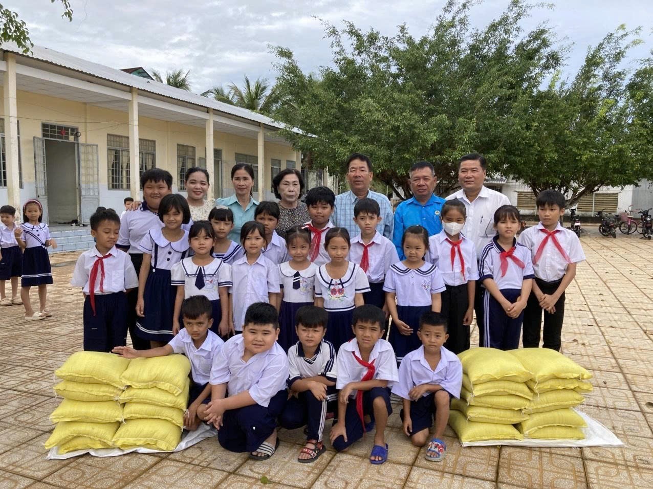 Chăm lo cho trẻ em khiếm thị tại thành phố Cần Thơ